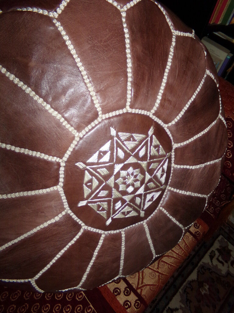 Orientalisches  Marokkanisches Leder-Sitzkissen, edler Sitzpouf